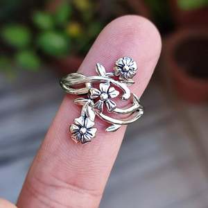 Navya Craft 925 Sterling Silver Handmade Floral Ring for Christmas Anniversary Valentine's Day Gift for Women <b>Wife</b> Mother - Product Image 3