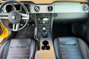 Ford Mustang GT Coupé 2006 d'occasion en bon état, sans réserve, 1 propriétaire jusqu'en 2025, boîte manuelle 5 vitesses, V8 4,6 litres, provenance Californie - Product Image 4