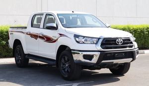HiLux Doble Cabina 4x4 2024-2025, Aspire, Interior en Cuero Oscuro, Volante a la Izquierda, Tracción en las Cuatro Ruedas, Motor V8 de 4.5L, Automático, Panorámico - Product Image 2