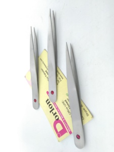 Pince à épiler à sourcils en acier inoxydable personnalisée de haute qualité applicateur de sourcils coloré avec produit d'étiquette supérieure à pointe inclinée - Product Image 4