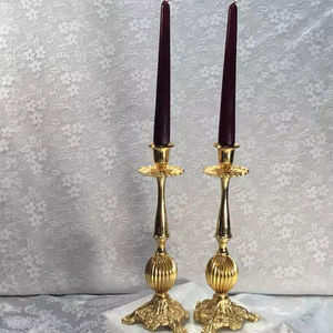Candelabro Alto de Latón Hecho a Mano para Altar, Decoración Navideña y de Pascua para el Hogar - Product Image 1