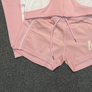 Fabricant OEM de Marque Privée – Ensemble Chemise Manches Longues et Short Solide, Streetwear Respirant et Séchage Rapide, Qualité Premium pour Femme - Product Image 3