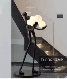 Lampe sur pied moderne en forme de sculpture humanoïde abstraite, en résine noire, avec plusieurs globes lumineux LED, statue décorative pour villa, hôtel, hall d'entrée - Product Image 4