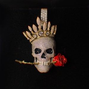 Colgante de Calavera con Diamantes Corona Rosa, Oro Sólido de 18K, Diamante Natural de Corte Brillante, Estilo Hiphop, Amuleto de Lujo Unisex para Fiesta - Product Image 1
