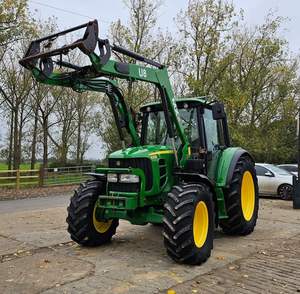 Tractor John Deere 90HP 4WD Maquinaria agrícola en Austria. - Product Image 3