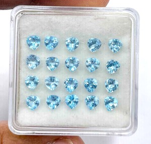 Cuentas de piedras preciosas sueltas de corte de corazón de Topacio Azul suizo Natural de 4mm para fabricación de joyería piedra facetada calibrada de topacio por mayorista - Product Image 1