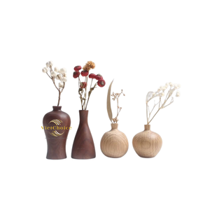 Vase en bois massif naturel, fait main, décoratif, pour table, étagère et présentation intérieure - Product Image 1