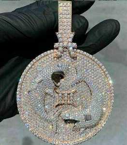 Pendentif en argent sterling 925 plaqué or avec moissanite ronde taille VVS, style hip-hop, cadeau unisexe - Product Image 1