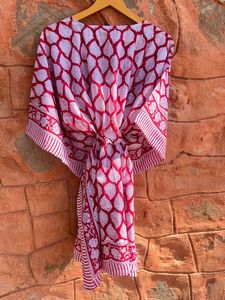 Femmes coton biologique fait à la main robe d'été feuille rouge imprimé haut court peignoir vêtements de plage caftan décontracté robe de nuit taille naturelle - Product Image 4