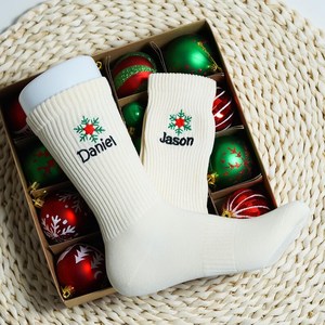 Calcetines de equipo de Navidad con diseño de logotipo bordado personalizado de alta calidad para hombres y mujeres, regalo de algodón de vacaciones, fabricante de calcetines al por mayor - Product Image 6