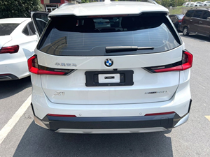 BMW X1 sDrive20Li SUV d'occasion, transmission automatique, couleur blanche - Product Image 1