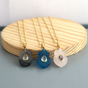 Collar de cadena con colgante de labradorita azul natural tallada en forma de flor, chapado en oro, con bisel de circonita blanca, venta al por mayor - Product Image 6