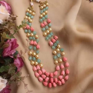 Western Wear Collier de perles véritables semi-précieuses à trois couches de meilleure qualité pour les fêtes et les fêtes pour les femmes et les filles - Product Image 1