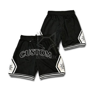 Vente en gros de shorts de basket-ball sportifs pour hommes avec logo personnalisé poches zippées en maille de polyester solide - Product Image 2