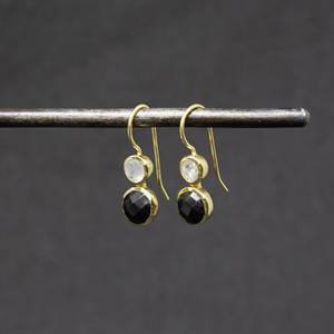 Boucles d'oreilles pendantes faites à la main plaquées or, en onyx noir et pierre de lune, forme ronde facettée, pour femmes, vente en gros, bijoux de mariage en vrac - Product Image 1