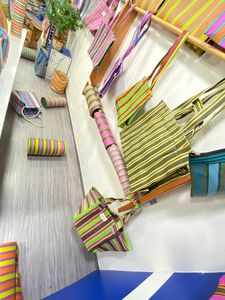 Bolsa de compras de nailon con cremallera reutilizable ecológica RPET bolsas de playa de plástico recicladas tejidas a rayas hechas en India - Product Image 2