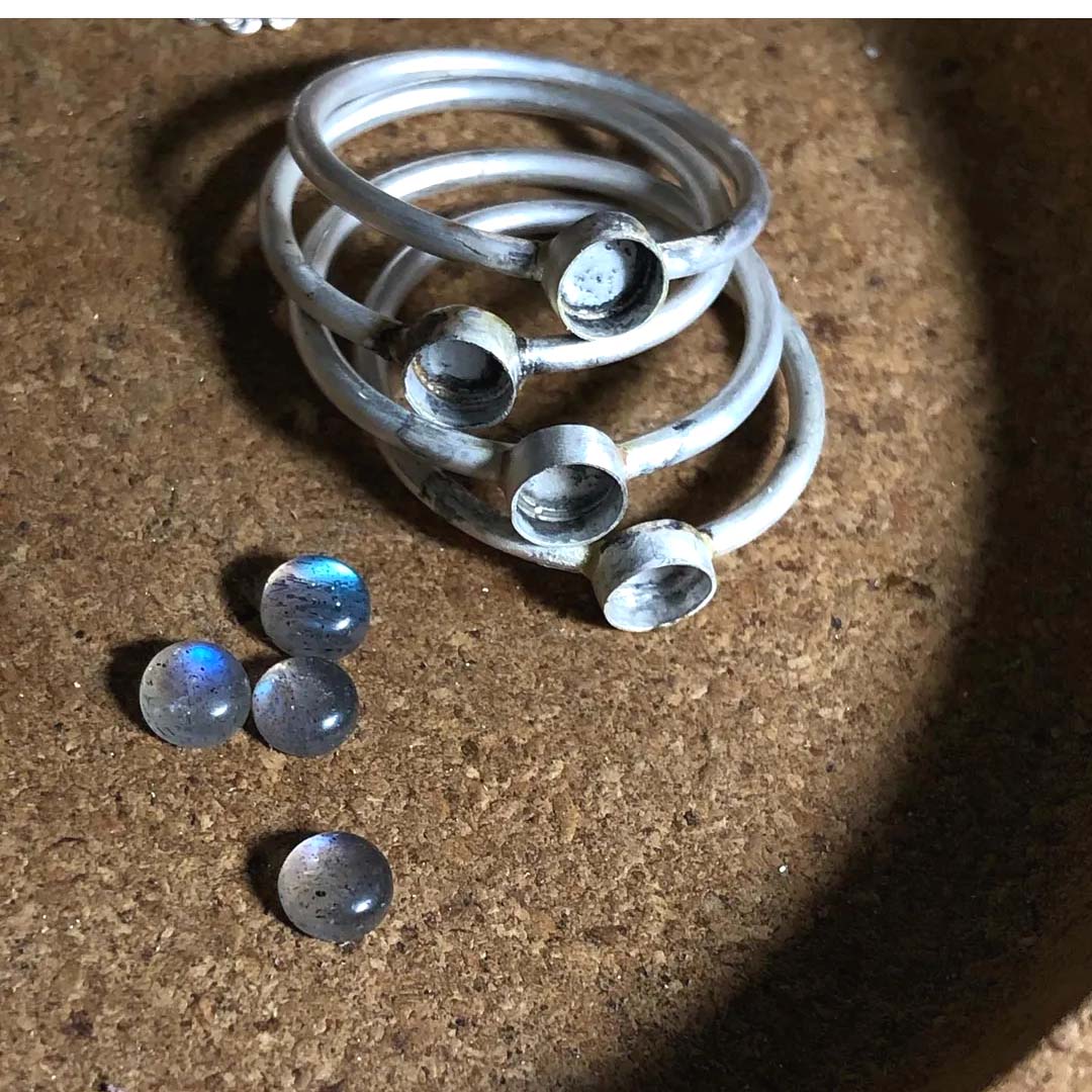 เช่นเดียวกับภาพ