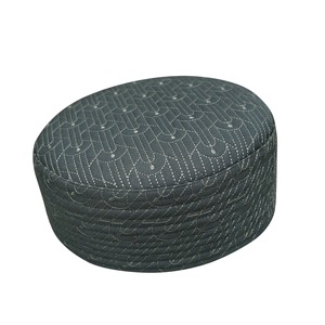 Chapeau de Kufi de prière islamique brodé Idrees de qualité supérieure Tailles de logo personnalisé Casquette ethnique en poly-coton pour un usage quotidien décontracté Expert - Product Image 4