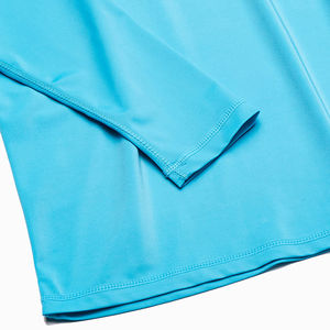 Nouveauté 2025, t-shirt de protection contre les éruptions cutanées pour homme, personnalisable par sublimation, salle de sport, fitness, séchage rapide, logo personnalisé, fabriqué au Pakistan - Product Image 2