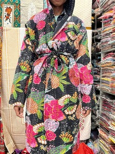 Veste Kimono à capuche imprimée matelassée pour femme Manteau d'hiver longue avec cravate à la taille pour l'automne et l'été - Product Image 3