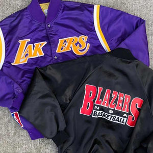 OEM Varsity Bomber chaqueta con logotipo personalizado posición frontal de alta calidad Unisex impermeable con capucha elegante de moda - Product Image 4