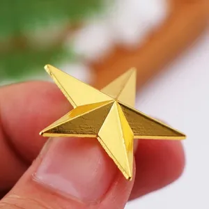Broche en alliage en forme d'étoile en gros, épingle de revers plaquée or, badge de col de chemise, accessoire de mode pour costumes, manteaux et robes - Product Image 3