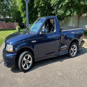 FORD F-150 SVT LIGHTNING 2002 USADO, Volante a la Izquierda/Derecha - Product Image 1