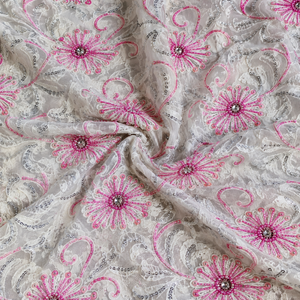 Robes de soirée et de mariage de haute qualité inspirées des motifs floraux africains de Shubham Collections, avec broderie perlée et tissu en dentelle. - Product Image 2
