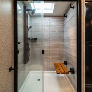 Caravane de loisirs de qualité 2025, camping-car pop-up, suspension indépendante, cuisine de luxe, capacités tout-terrain, 6 couchages, lit fixe, taille 1 - Product Image 6