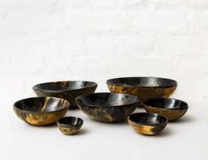 Cuenco Decorativo de Cuerno Natural, Plato para Servir Hecho a Mano, Acabado Pulido, Elegante Adorno para Mesa - Product Image 3