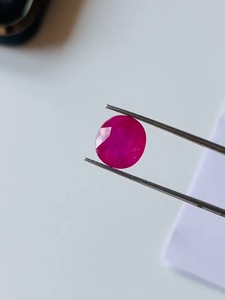 Rubis naturel de qualité AAA certifié IGITL, taille ovale, 4,48 carats, pierre précieuse avec un lustre superbe, coupe parfaite, disponible à prix avantageux - Product Image 5