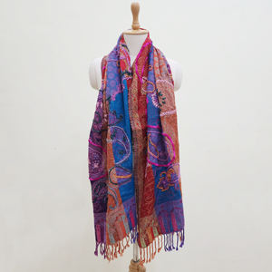 ผ้าคลุมไหล่ขนสัตว์คุณภาพสูงของผู้หญิงผ้าแจ็คการ์ดสำหรับฤดูหนาวพิมพ์ลายสี Mti สวมใส่สบายอบอุ่นและอ่อนนุ่มสำหรับเด็กผู้หญิง - Product Image 3