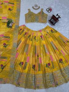 Meilleure qualité décontracté séquence broderie Chinon soie Lehenga Choli avec dentelle travail Dupatta nouveau travail de broderie lourd exclusif - Product Image 3