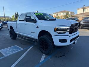 RAM 2500 Crew Cab Cummins 4x4 Usada del 2023 - Product Image 2