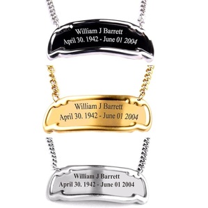 Etiqueta de nombre de latón grabada personalizada para urna de cremación, etiqueta de nombre colgante para cadena colgante, medallón colgante de urna de alta calidad - Product Image 1