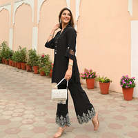 Setelan Salwar Kameez Katun Hitam Dengan Palazzo Bersulam Dan Kurta Lengan Tiga Perempat Untuk Wanita Pakaian Sehari-hari Gaya Sopan