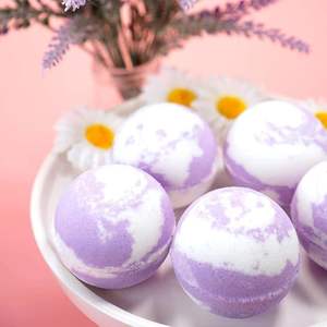 Bombe de bain aromathérapie infusée à la lavande apaisante bio avec huiles essentielles pures et plantes naturelles | Paquet de gros en vrac - Product Image 3