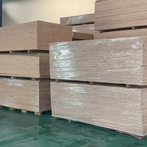 Hot Selling AA Grade 4ft X 8ft Pine Plywood Eco-Friendly Construction Reusable 6-8 Times E0 Formaldehyde 9/12/15/18mm Thickness