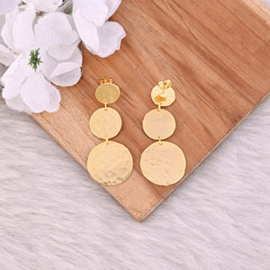 Boucles d'oreilles pendantes classiques et tendance en laiton plaqué or jaune, de haute qualité, faites à la main, pour femmes, pour mariage - Product Image 4