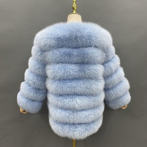 เสื้อโค้ทขนสัตว์เทียมแบบ 2-in-1 สีฟ้าอ่อนสำหรับผู้หญิง พร้อมซับในขนสัตว์ คุณภาพพรีเมียม ให้ความอบอุ่นในฤดูหนาวและหรูหรา - Product Image 3