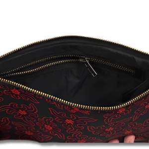 กระเป๋าสตางค์ผ้าบาติกสไตล์วินเทจที่ดีที่สุดจากอินโดนีเซียยาวหนังสังเคราะห์รูปทรงเรขาคณิตแบบมีซิปปิด - Product Image 2