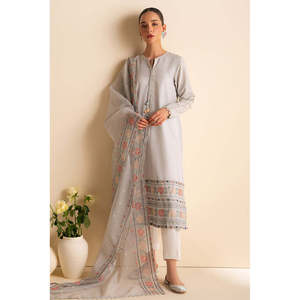 Ensemble chemise en mousseline de soie brodée Dhanak à effet cascade avec dupatta brodée en organza et pantalon BIC-3205 - Product Image 1