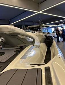 LOS MÁS VENDIDOS PARA 2025 - 2026: Moto Acuática Kawasaki Ultra 310LX-S. Deportes Acuáticos. - Product Image 5