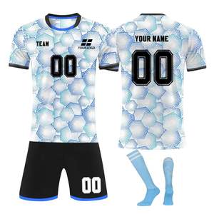 Uniforme de football personnalisable ensemble de chemises et de shorts en maille confortables avec quantité minimale de commande bas et haute qualité - Product Image 2