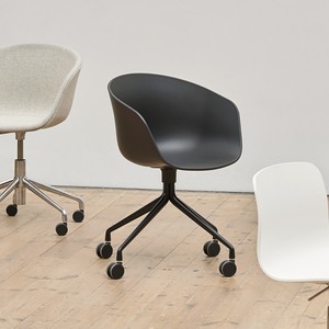 Chaise de bureau minimaliste pivotante en plastique avec pieds en fer et roulettes par for - Product Image 3