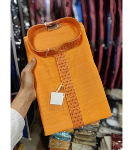 Cómodo Kurta de seda suave para hombres diseñado con detalle de Pati de soporte para uso étnico y diario - Product Image 1