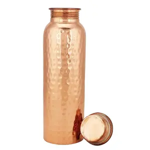 Botella de agua de cobre ecológica de alta demanda para una vida sostenible con tamaños personalizados disponibles para la venta