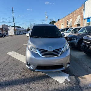 PRÊT À TRAVAILLER – SIENA XLE FWD AUTOMATIQUE 2017 À FAIBLE KILOMÉTRAGE, 296 CHEVAUX, MOTEUR V6 3.5L À VENDRE - Product Image 1