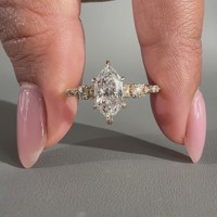 Bague de fiançailles personnalisée en or 14k avec marquise néerlandaise et diamant de laboratoire de taille ronde Style romantique pour les femmes pour la fête de la Saint-Valentin