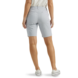 Proveedor de Bangladesh, Pantalones Cortos Chino de Algodón/Spandex Transpirables, Color Oliva, Casuales y Elegantes para Mujer, Corte Regular a la Moda - Product Image 2